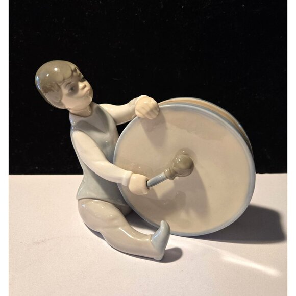Lladro Drummer Boy figurine, Boy with Drum, porcelain drum figurine MINT SPAIN - Picture 1 of 7